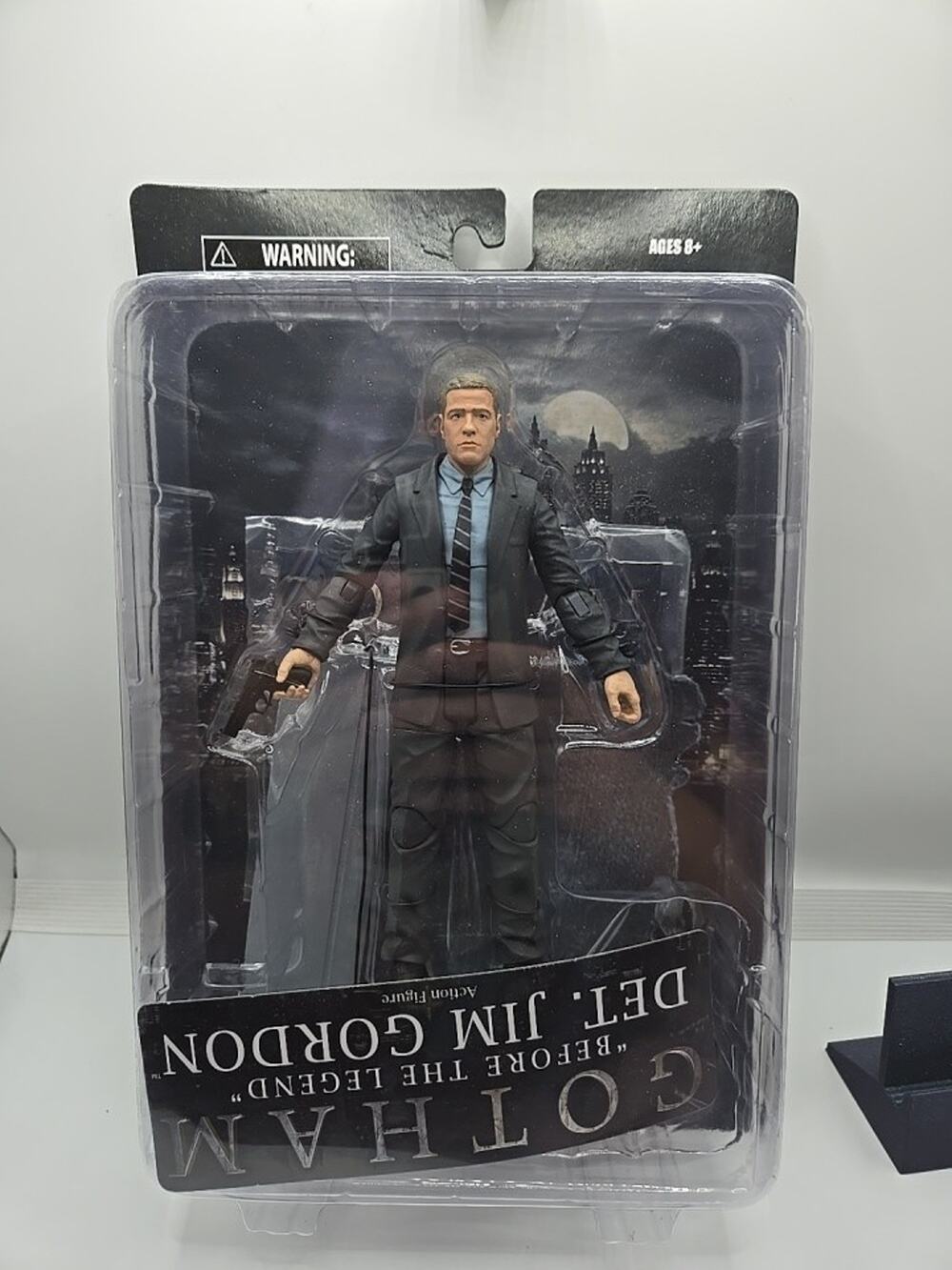 Package Error Diamond Select Toy Det. Jim Gordan Gotham Action Figure DC Batman